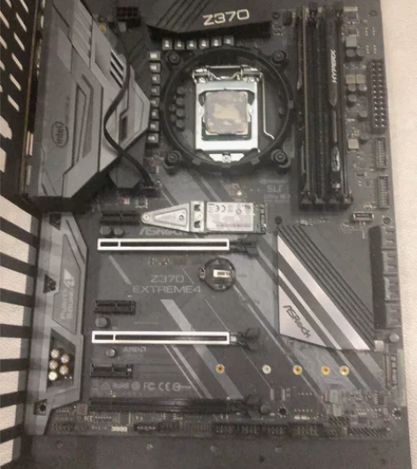 Z370 EXTREME4，单主板+挡板。...