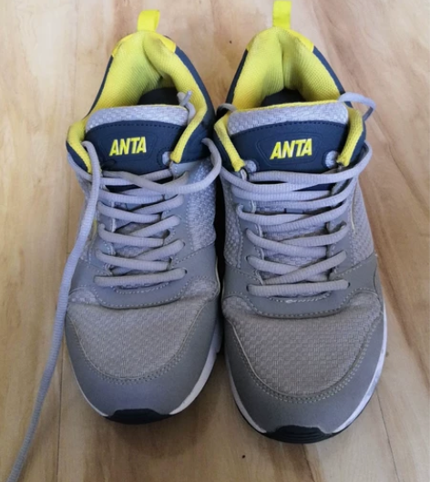 42码安踏休闲运动鞋26厘米，完好无瑕疵，...