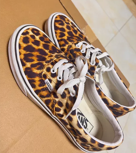Vans 女38码。 只穿过一次。买来为了...