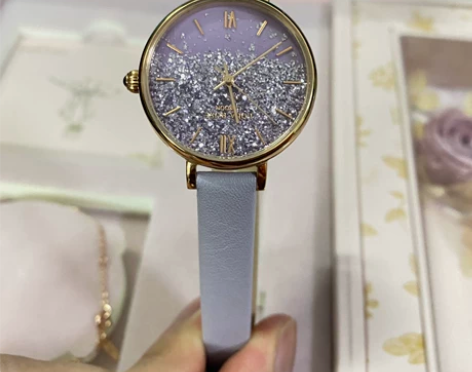 去年得物买的没用上，情人节礼盒Lola R...