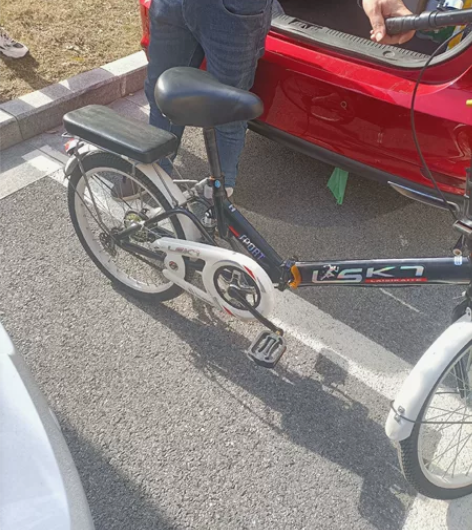 折叠自行车，九成新 ，大人学生都可骑，15...