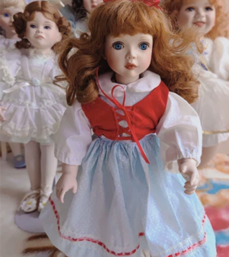 【古董陶瓷娃娃】 大大的眼睛,红嘟嘟的嘴唇...