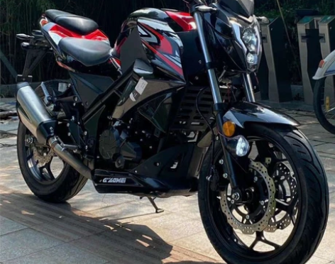 国威摩托车200cc，两年跑了2000公里...