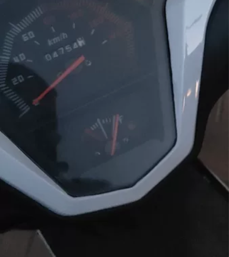 国产踏板125摩托车，今年6月份买的，骑了...