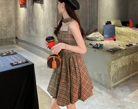 子珊 法式吊带连衣裙甜美设计感小众高级感夏...