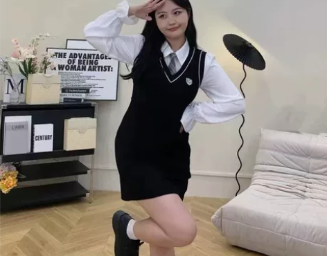 韩漫女主学院风背心裙套装（不讲价）裙子：l...