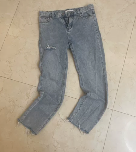 女士破洞磨毛阔腿直筒牛仔裤m码 售出不退轻...