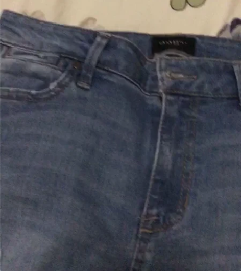 高腰破洞 弹力牛仔裤。全新，元单元单。超级...