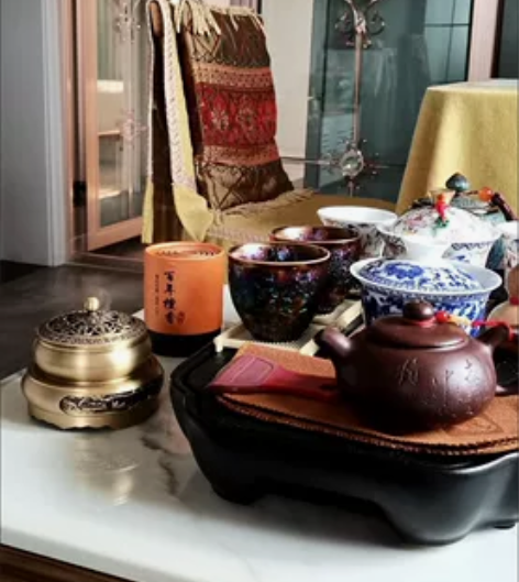 纯铜熏香炉 朋友店里的工艺品,我看着挺喜欢...
