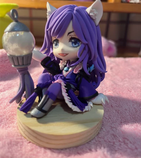 王者荣耀粘土手办 李白 边上的装饰灯是夜光的