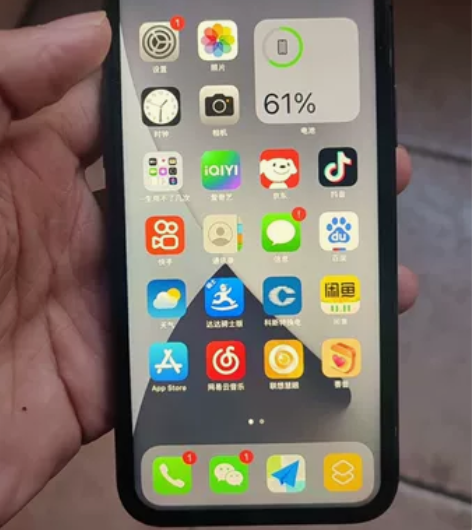 苹果11，内置卡贴，美版，64g版..电池...