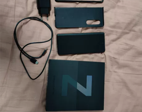 三星 galaxy  fold z 3折叠...