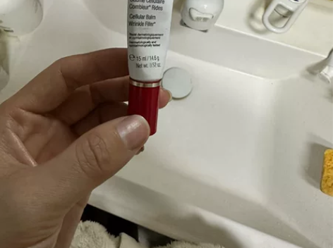 瑞妍去皱笔。去皱精华 余量无 感兴趣的话点...