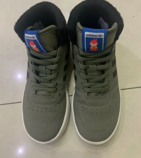 adidas阿迪高帮童鞋，浅军绿，30.5...