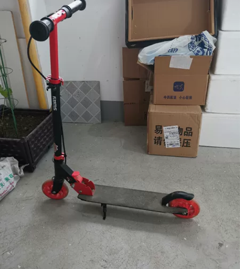 斯威 儿童两轮滑板车 12厘米的轮子 手刹...