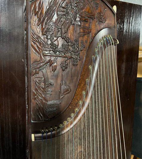 金韵古筝，材质：金丝楠木的 有需要的联系我...