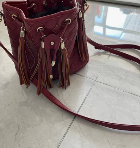 女士斜挎包 感兴趣的话点“我想要”和我私聊...