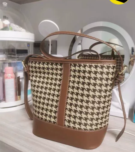 秋冬天水桶包女款单肩包女法式小众洋气大容量...