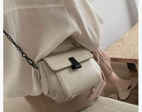 箱包厂倒闭 处理全新女士单肩斜挎包链条包时...