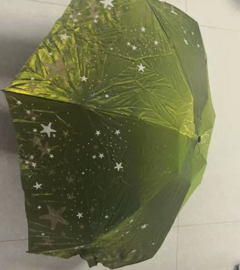 天堂伞,专柜入。2把雨伞一起收包邮。 2把...