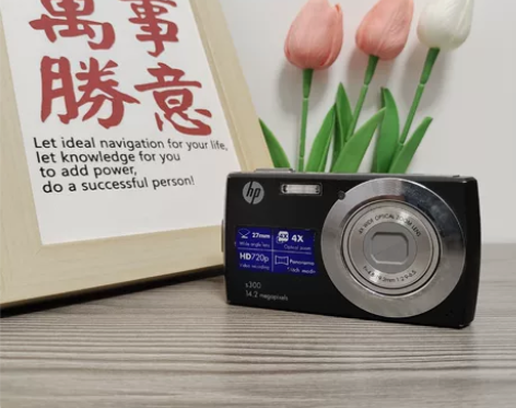 惠普s300，1420万像素，4倍光学变焦...