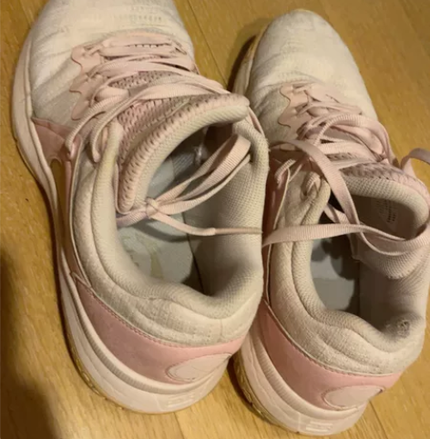 正品李宁运动鞋，42码，家里鞋子太多，给钱...