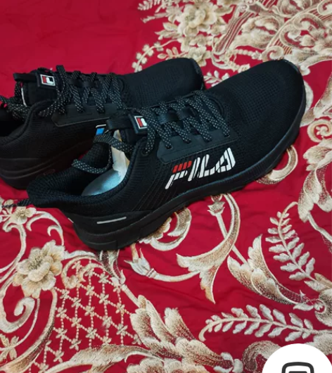 斐乐FILA男款运动鞋，全新正品 感兴趣的...