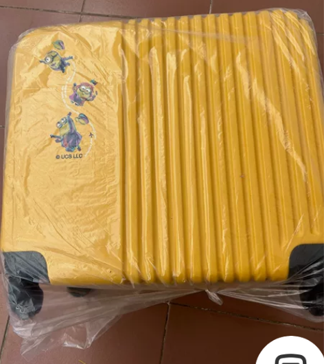 神偷奶爸小黄人拉杆箱全新未拆封未使用，售出...
