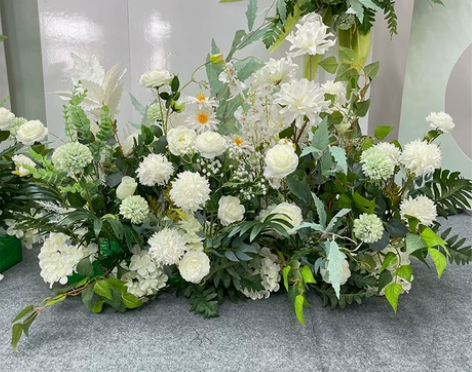 闲置仿真花 图上这几款，一共五组花，使用一...