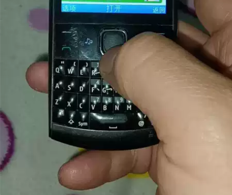 诺基亚x2 诺基亚x2—01，一机一电，插...