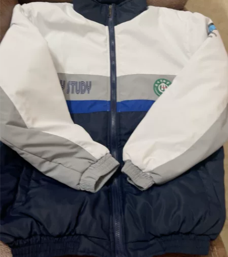 黄冈实验中学校服棉服 冬装棉服上衣两套。一...