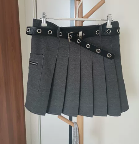 百褶裙 送腰带 穿过一次实物比图片灰调多一...
