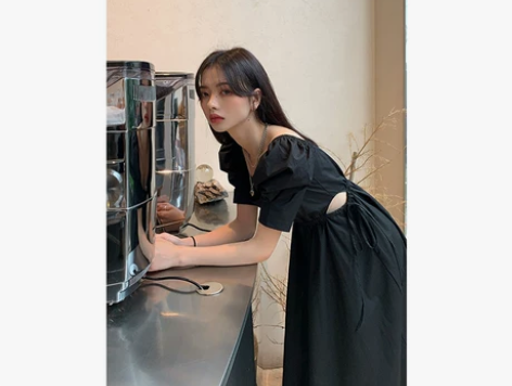 ?红人馆黑色连衣裙女春夏季新款法式露腰长裙...