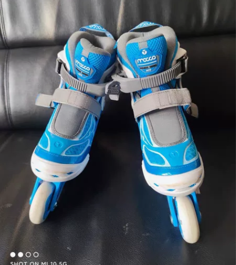 全新米高轮滑鞋儿童溜冰鞋初学者全套专业滑轮...