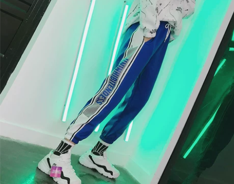 ins潮运动裤女春新款束脚宽松超火裤子女百...