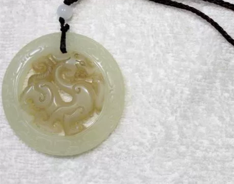 乡收藏品龙白和田老玉器玉雕玉牌 感兴趣的话...