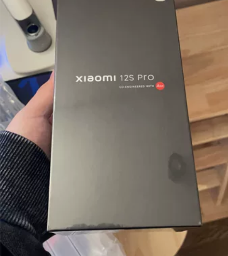 #小米 红米手机 全新的小米12pro，因...