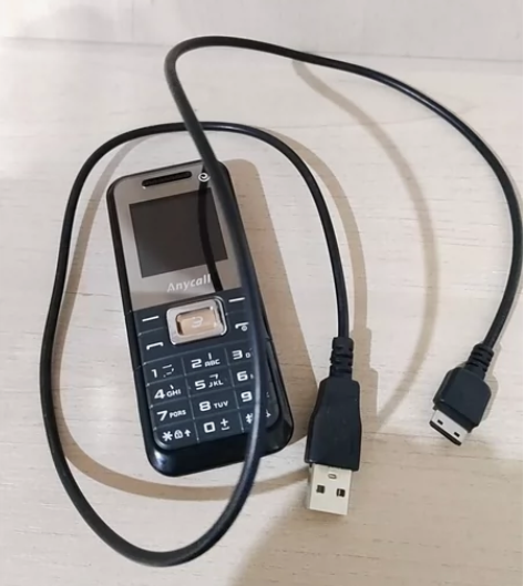 经典三星手机（电信版） 用过，可以买来留念...