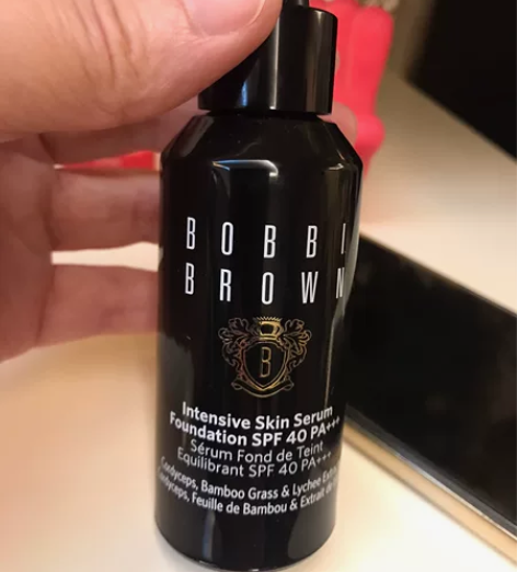 Bobbi brown 粉底液 不退不换感...