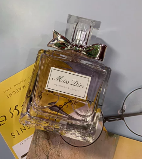 迪奥甜心小姐香水100ml 余量9成新，闲...