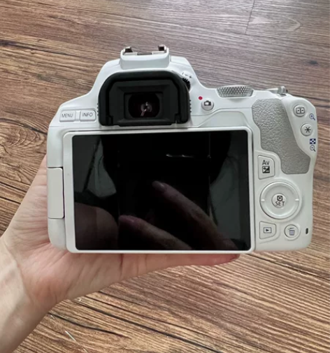 出个人闲置 佳能200D二代单反相机，包含...