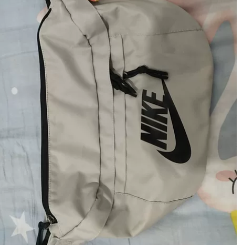 NIKE耐克斜挎包男士女士通用单肩大容量王...