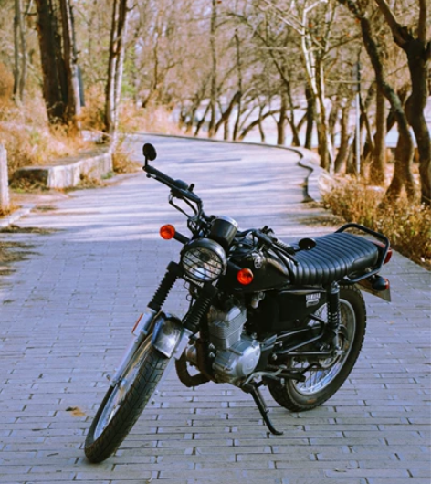 雅马哈天俊125 经典复古摩托车18年出厂...