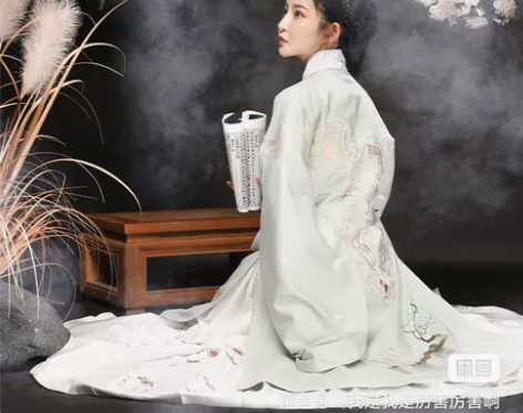 都城南庄汉服千秋岁上衣汉服交领绣花长袄琵琶...