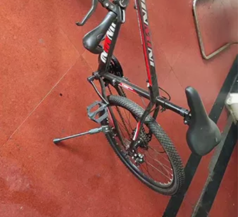 室友500多买的，骑了一个月新车，送一把锁...