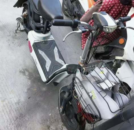 台铃女士电动8成新自行车，990出，需要的...