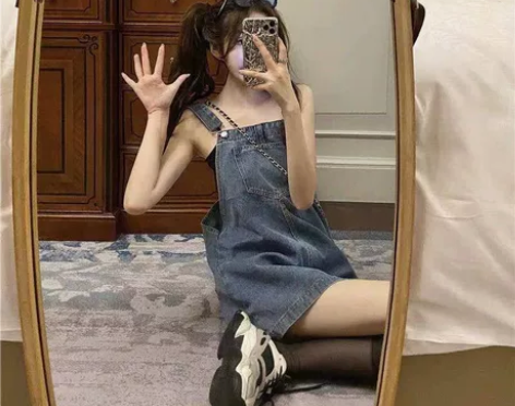 牛仔背带裙 仅试穿，真的太短了，没有运费险...