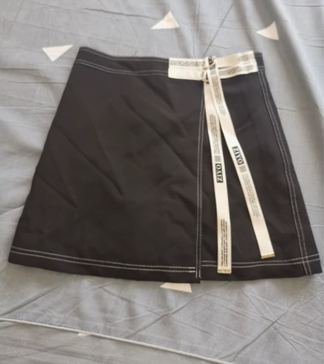 半身裙a字裙，显瘦好搭衣服，100斤以内可...