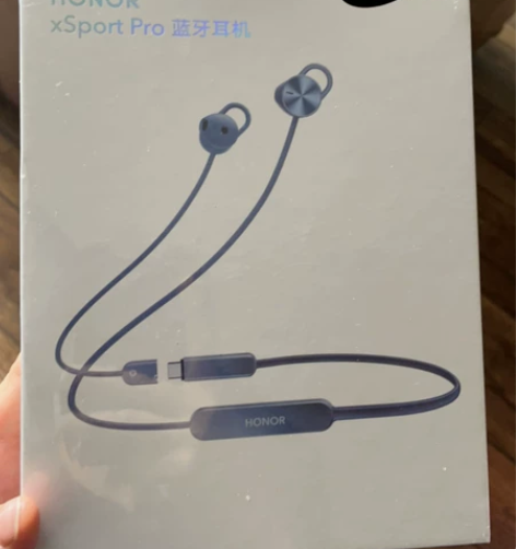 蓝牙运动耳机，荣耀，低价转让 感兴趣的话点...