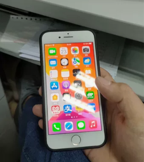 出一台个人自用全原装国行256g苹果8，电...